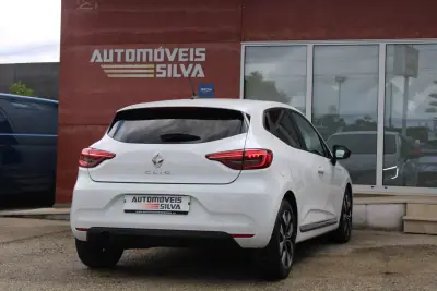 Renault Clio 2021 - 12990 EUR, 199000 km - AUTO.MOTO.pt - 199000km - foto 11 de 28