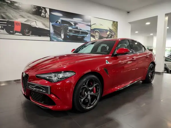 Alfa Romeo Giulia 2018 - 62500 EUR, 53000 km - AUTO.MOTO.pt - 53000km - foto 13 de 60