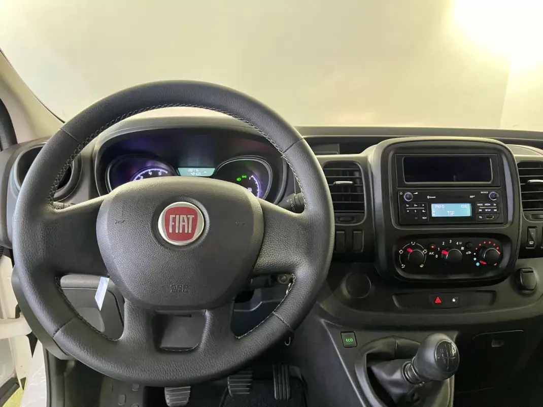 Fiat Talento 2016 - 18500 EUR, 188000 km - AUTO.MOTO.pt - 188000km - foto 4 de 21