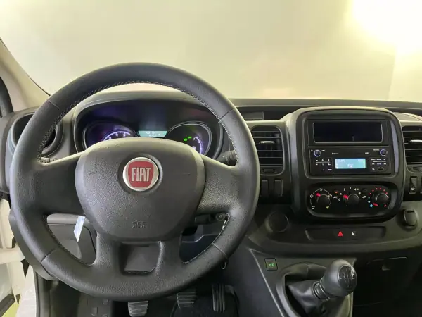 Fiat Talento 2016 - 18500 EUR, 188000 km - AUTO.MOTO.pt - 188000km - foto 4 de 21