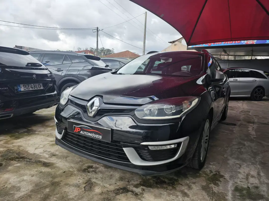 Renault Mégane Sport Tourer 2013 - 4250 EUR, 314000 km - AUTO.MOTO.pt - 314000km - foto 3 de 13