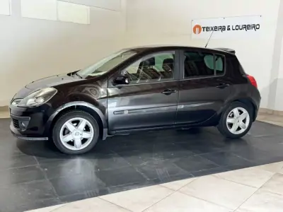 Renault Clio 2008 - 6500 EUR, 155923 km - AUTO.MOTO.pt - 155923km - foto 4 de 23