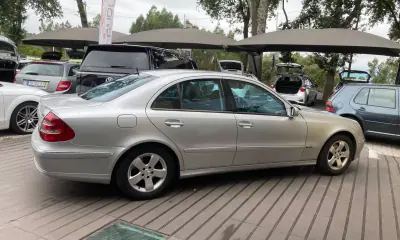 Mercedes-Benz E 270 2002 - 9250 EUR, 299650 km - AUTO.MOTO.pt - 299650km - foto 4 de 20