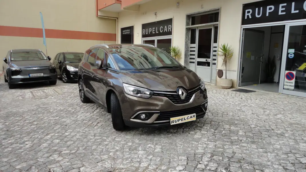 Renault Grand Scénic 2018 - 15500 EUR, 500000 km - 500000km - foto 8 de 33