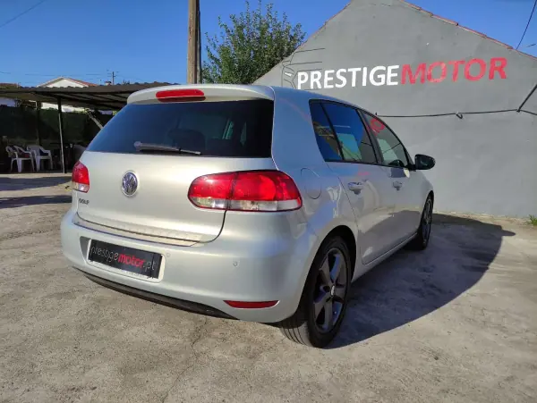 Volkswagen Golf 2012 - 11750 EUR, 153000 km - AUTO.MOTO.pt - 153000km - foto 8 de 19