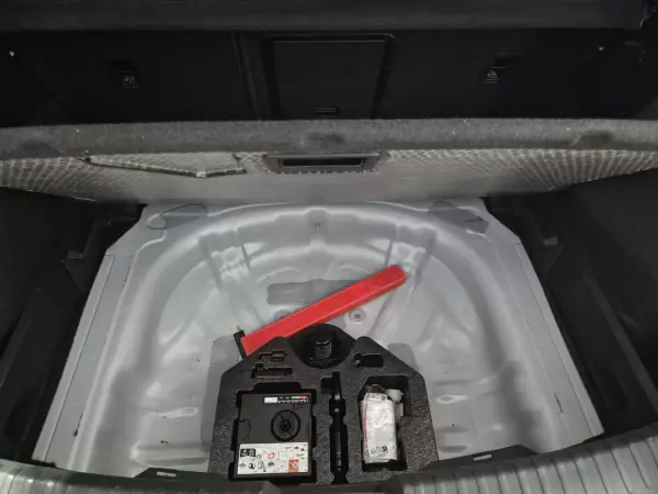 Cupra Leon 2025 - 35000 EUR, 26000 km - AUTO.MOTO.pt - 26000km - foto 14 de 42
