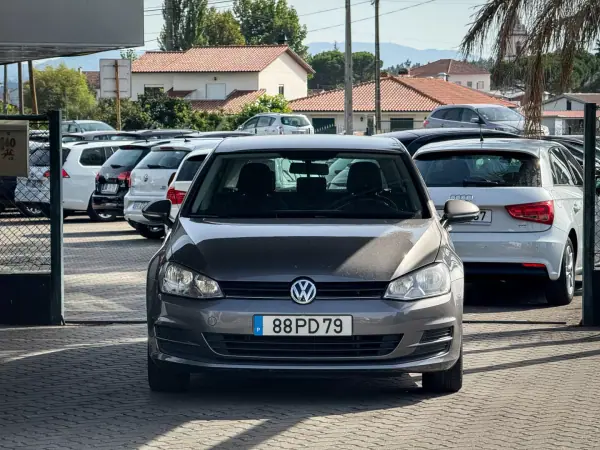 Volkswagen Golf 2015 - 13800 EUR, 124900 km - AUTO.MOTO.pt - 124900km - foto 3 de 12