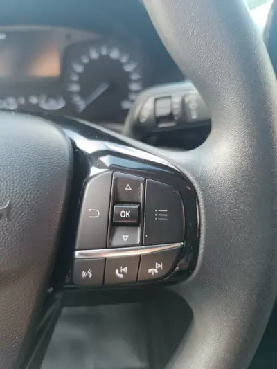 Ford Fiesta 2018 - 9900 EUR, 149596 km - AUTO.MOTO.pt - 149596km - foto 14 de 28