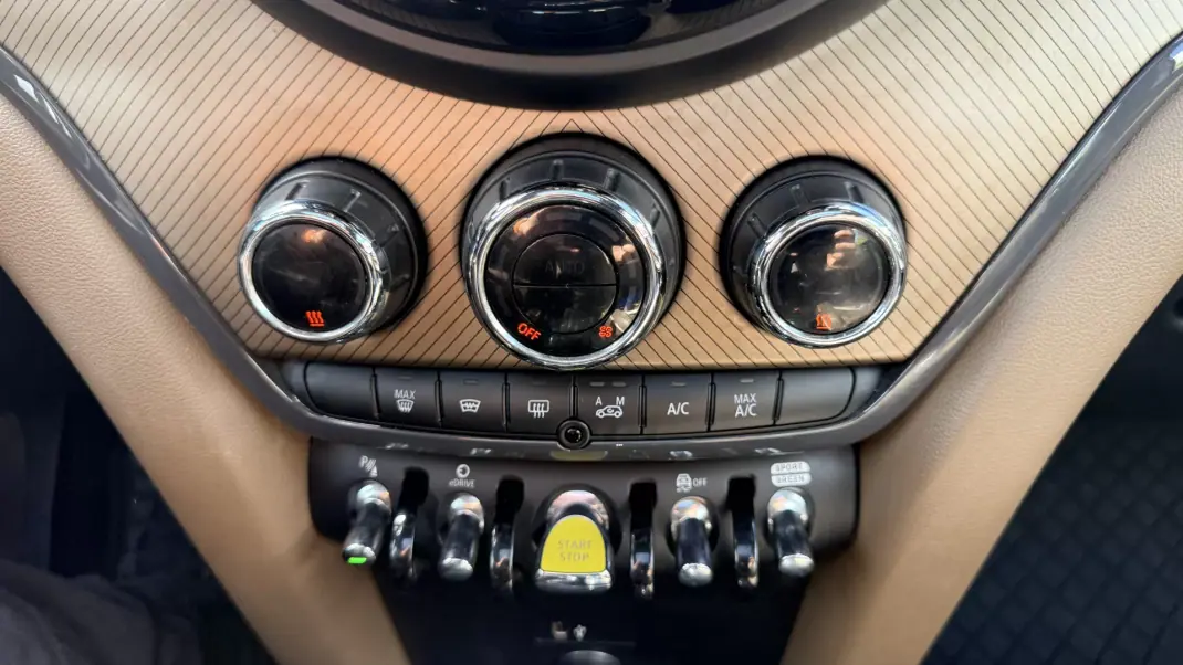 MINI Countryman 2019 - 22900 EUR, 98182 km - AUTO.MOTO.pt - 98182km - foto 26 de 54