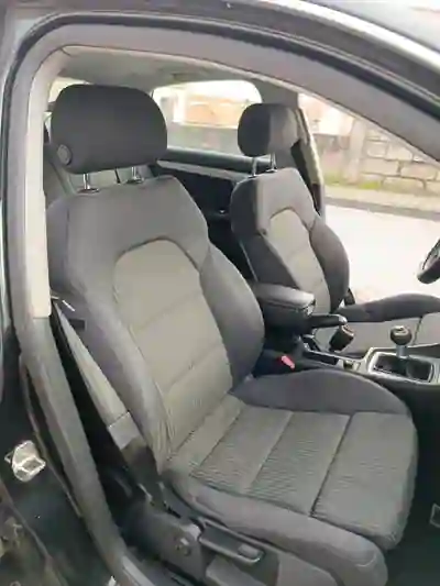 Audi A4 2006 - 4200 EUR, 329000 km - AUTO.MOTO.pt - 329000km - foto 15 de 19