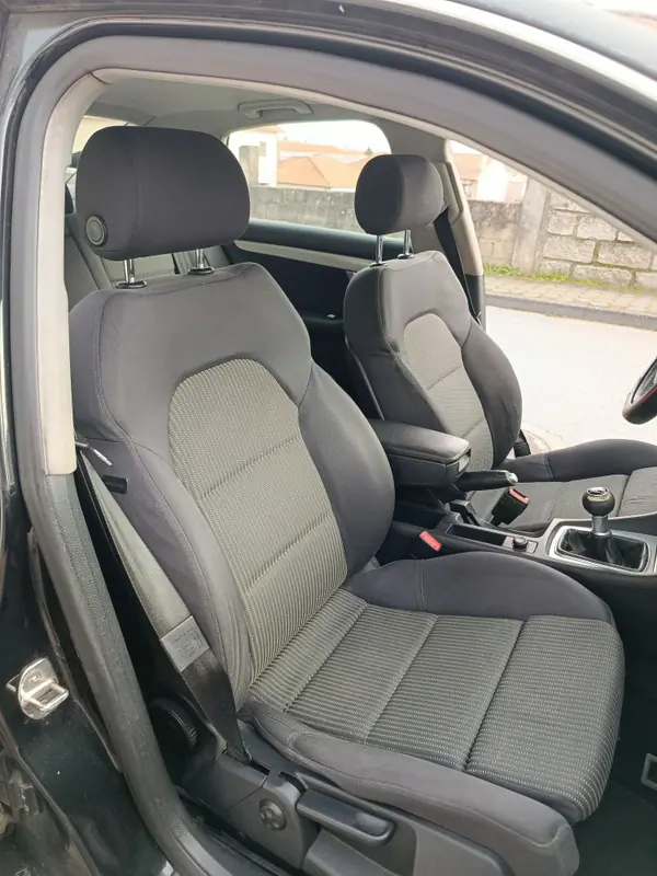Audi A4 2006 - 4200 EUR, 329000 km - AUTO.MOTO.pt - 329000km - foto 15 de 19