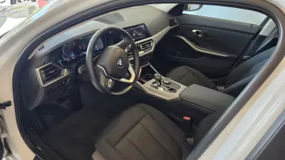 BMW 330 2019 - 22900 EUR, 111028 km - AUTO.MOTO.pt - 111028km - foto 6 de 54