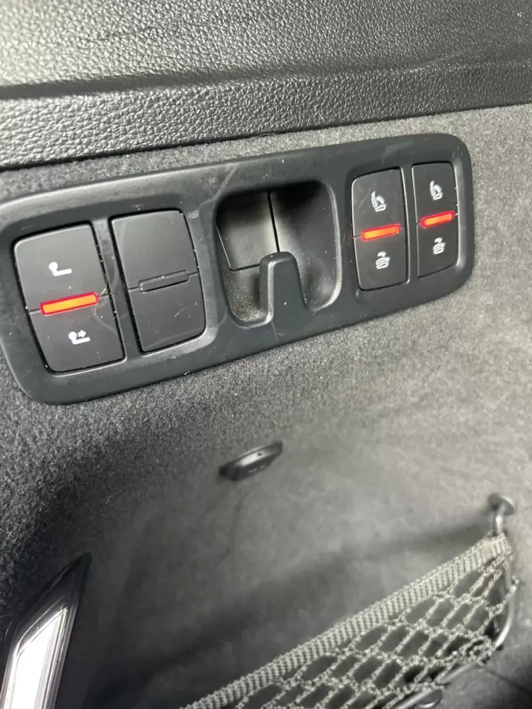 Audi Q7 2016 - 41000 EUR, 139000 km - AUTO.MOTO.pt - 139000km - foto 42 de 44