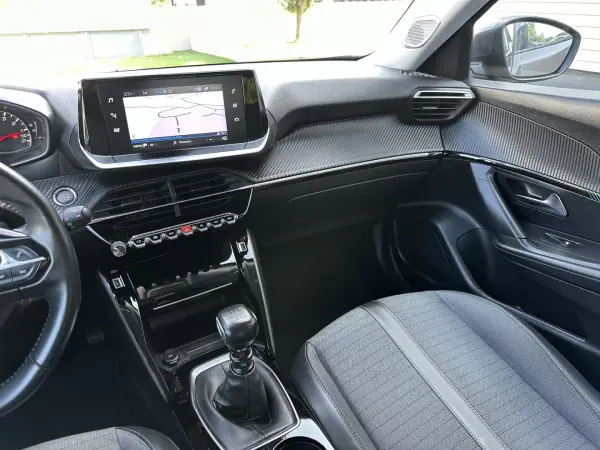 Peugeot 2008 2021 - 14900 EUR, 160000 km - AUTO.MOTO.pt - 160000km - foto 30 de 66