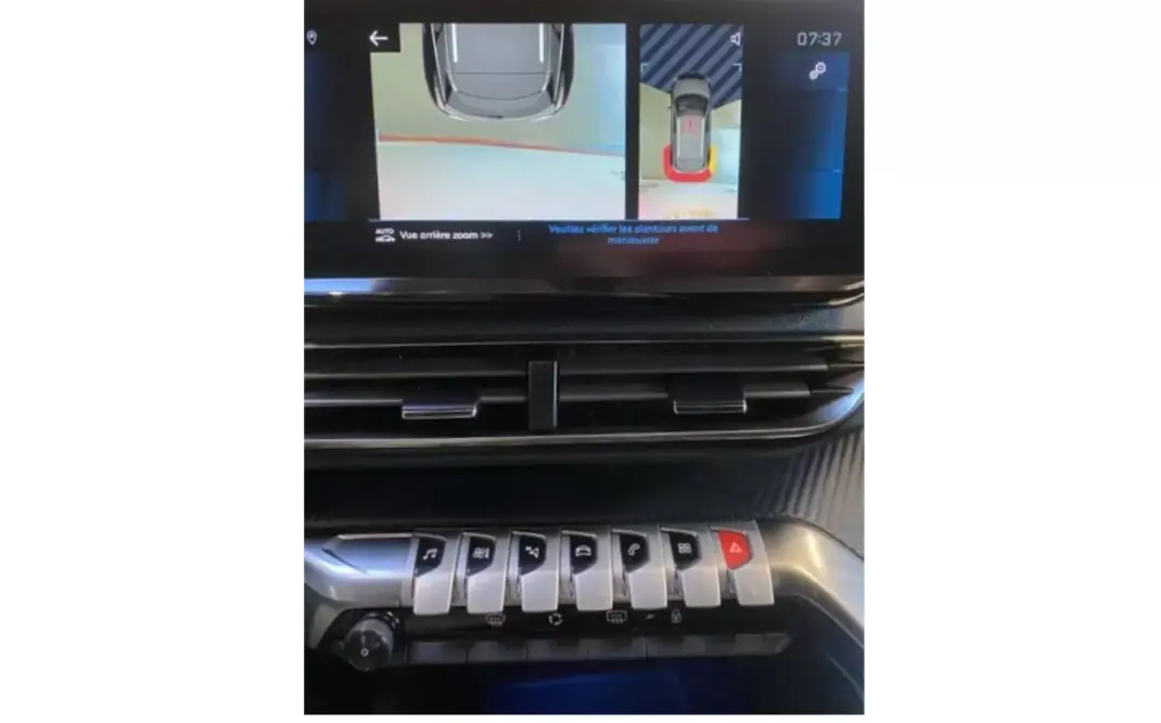 Peugeot 3008 2023 - 19990 EUR, 87660 km - AUTO.MOTO.pt - 87660km - foto 10 de 15