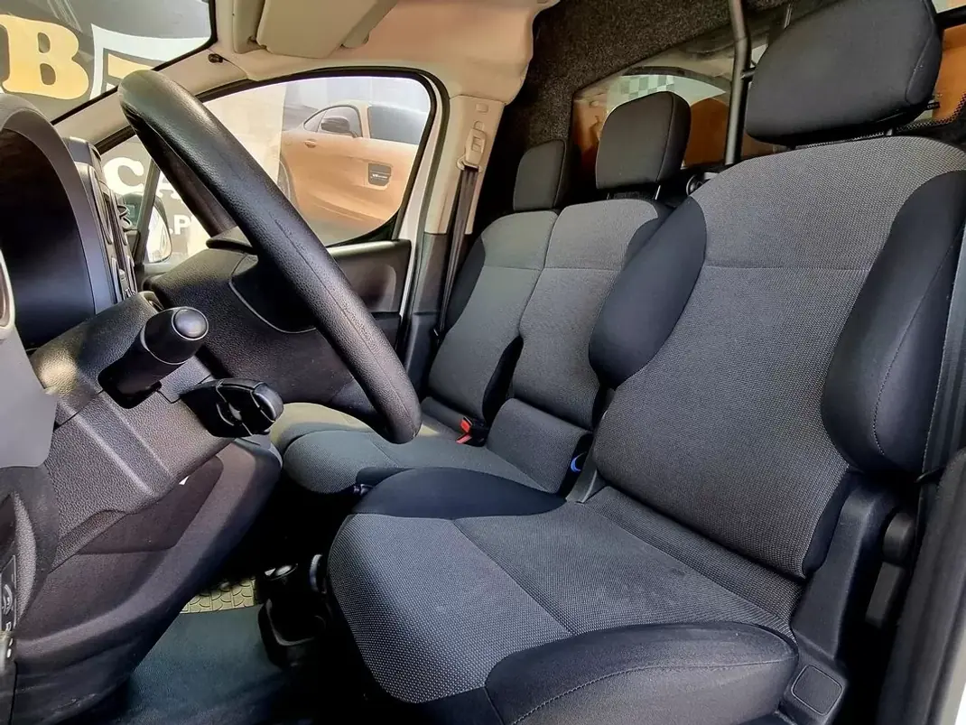 Citroën BERLINGO VAN XL 1.5 BLUE HDI 3 LUGARES 2018 - 9500 EUR, 149000 km - AUTO.MOTO.pt - 149000km - foto 9 de 12