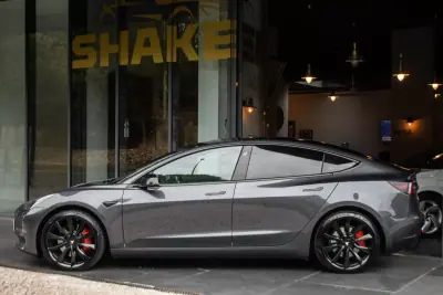 Tesla Model 3 2019 - 26990 EUR, 127043 km - foto 2 de 34