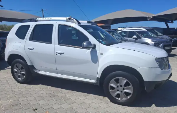Dacia Duster 2014 - 8950 EUR, 200000 km - AUTO.MOTO.pt - 200000km - foto 3 de 7
