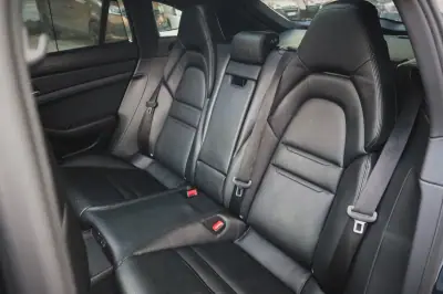 Porsche Panamera Sport Turismo 2019 - 69880 EUR, 97640 km - AUTO.MOTO.pt - 97640km - foto 7 de 71