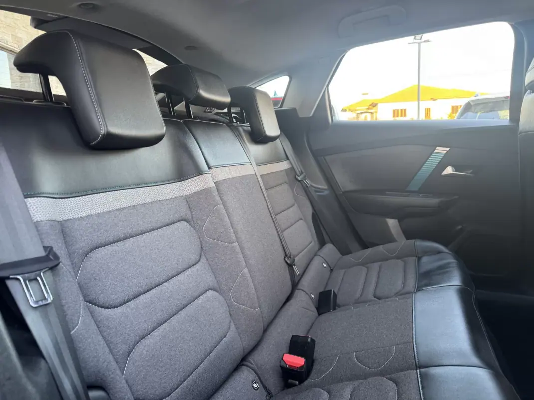 Citroën e-C4 2022 - 18500 EUR, 93000 km - AUTO.MOTO.pt - 93000km - foto 21 de 45