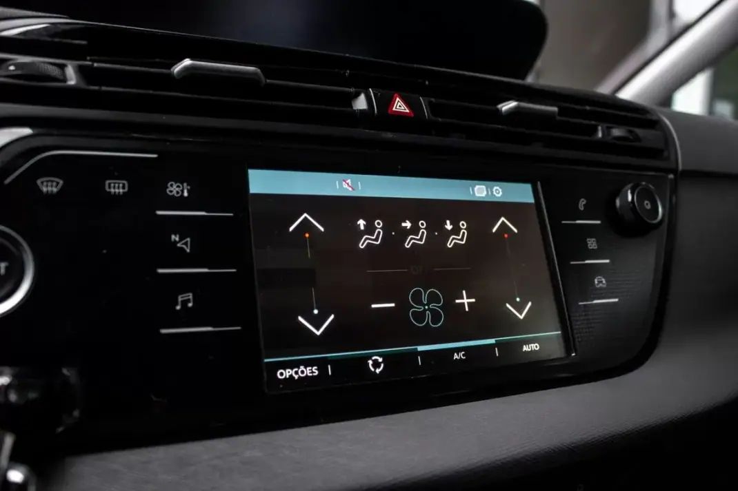 Citroën Grand C4 Spacetourer 2019 - 10750 EUR, 230819 km - AUTO.MOTO.pt - 230819km - foto 32 de 38