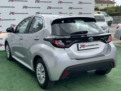 Toyota Yaris 2023 - 22990 EUR, 32000 km - AUTO.MOTO.pt - 32000km - foto 8 de 18