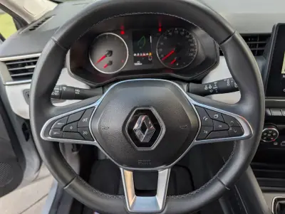 Renault Clio 2023 - 13500 EUR, 152386 km - AUTO.MOTO.pt - 152386km - foto 18 de 26