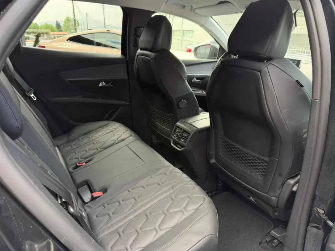 Peugeot 3008 2021 - 24500 EUR, 94000 km - AUTO.MOTO.pt - 94000km - foto 10 de 11