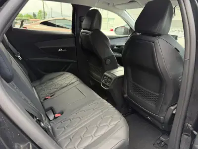 Peugeot 3008 2021 - 24500 EUR, 94000 km - AUTO.MOTO.pt - 94000km - foto 10 de 11