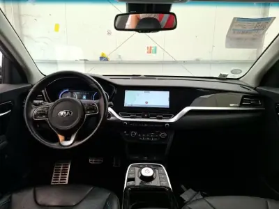 Kia e-Niro 2022 - 23550 EUR, 69835 km - 69835km - foto 5 de 9