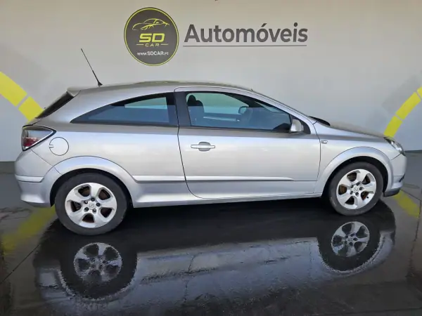 Opel Astra GTC 2006 - 4950 EUR, 175000 km - AUTO.MOTO.pt - 175000km - foto 3 de 9