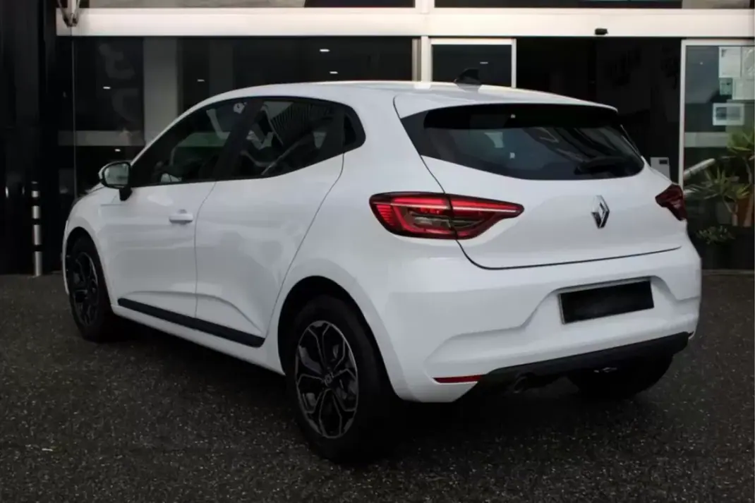 Renault Clio 2023 - 16990 EUR, 4048 km - AUTO.MOTO.pt - 4048km - foto 4 de 4