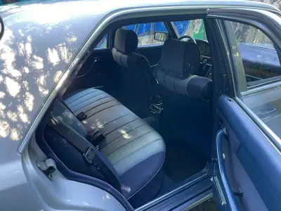 Mercedes-Benz 280 1982 - 11900 EUR, 215000 km - AUTO.MOTO.pt - 215000km - foto 12 de 23