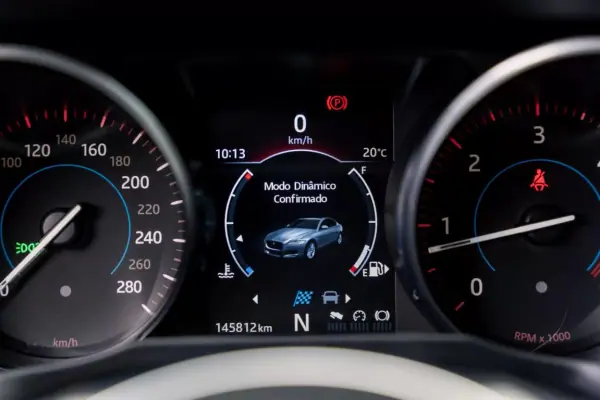 Jaguar XF 2017 - 22990 EUR, 145800 km - AUTO.MOTO.pt - 145800km - foto 40 de 55