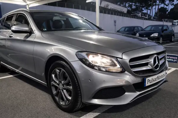 Mercedes-Benz C 200 2015 - 15900 EUR, 234700 km - AUTO.MOTO.pt - 234700km - foto 6 de 8