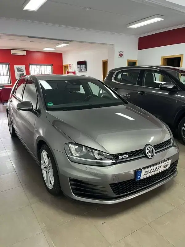 Volkswagen Golf 2015 - 18900 EUR, 147980 km - AUTO.MOTO.pt - 147980km - foto 3 de 16