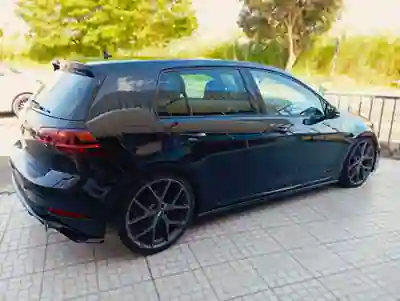 Volkswagen Golf 2017 - 25999 EUR, 178297 km - AUTO.MOTO.pt - 178297km - foto 3 de 11