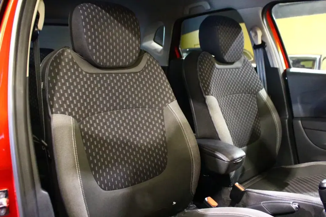 Renault Captur 2019 - 14900 EUR, 80047 km - AUTO.MOTO.pt - 80047km - foto 21 de 31