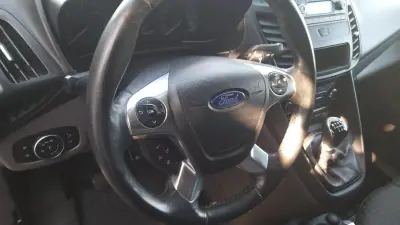 Ford Transit Connect 2019 - 14750 EUR, 81705 km - AUTO.MOTO.pt - 81705km - foto 4 de 26