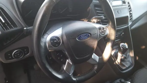 Ford Transit Connect 2019 - 14750 EUR, 81705 km - AUTO.MOTO.pt - 81705km - foto 4 de 26