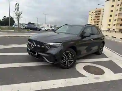 Mercedes-Benz GLC 300 2025 - 65000 EUR, 30000 km - AUTO.MOTO.pt - 30000km - foto 2 de 13