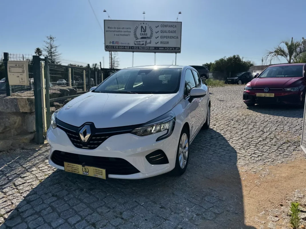 Renault Clio 2021 - 16400 EUR, 88000 km - AUTO.MOTO.pt - 88000km - foto 1 de 20