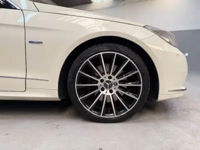 Mercedes-Benz E 250 2009 - 13999 EUR, 270019 km - AUTO.MOTO.pt - 270019km - foto 5 de 17