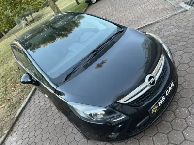 Opel Zafira 2012 — foto 6 de 58