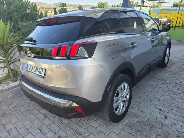 Peugeot 3008 2019 - 13900 EUR, 198000 km - AUTO.MOTO.pt - 198000km - foto 49 de 58