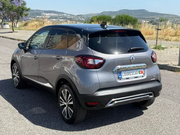 Renault Captur 2017 - 13995 EUR, 95250 km - AUTO.MOTO.pt - 95250km - foto 24 de 48