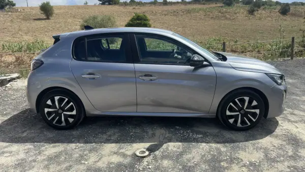 Peugeot 208 2024 - 15900 EUR, 46000 km - AUTO.MOTO.pt - 46000km - foto 4 de 16