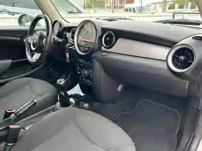 MINI One 2011 - 8700 EUR, 220000 km - AUTO.MOTO.pt - 220000km - foto 28 de 31