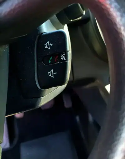 Renault Kangoo 1.5 DCi Maxi 2017 - 9950 EUR, 251230 km - AUTO.MOTO.pt - 251230km - foto 14 de 22