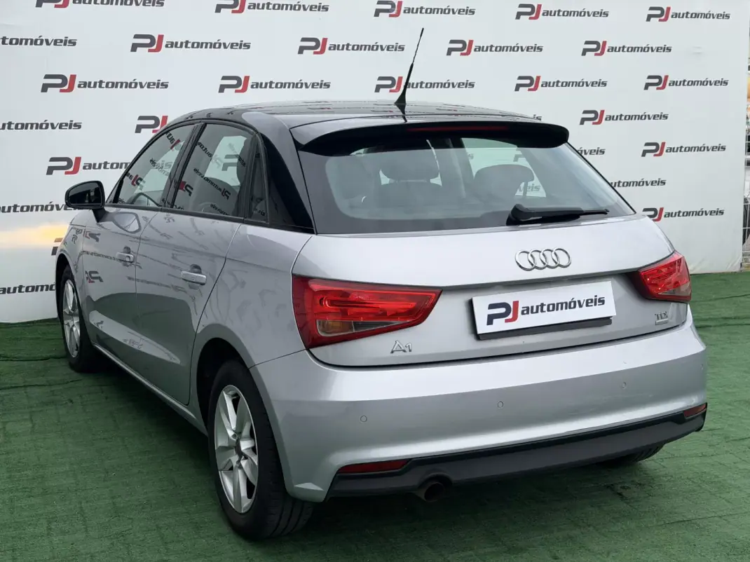 Audi A1 Sportback 2015 - 13990 EUR, 101817 km - AUTO.MOTO.pt - 101817km - foto 7 de 10